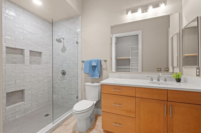 2216 Thornton RD 210, Austin, TX 78704