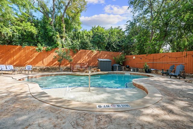 2216 Thornton RD 210, Austin, TX 78704