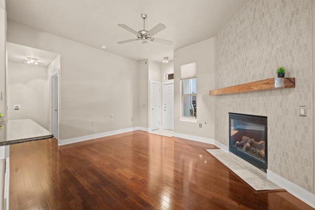 2216 Thornton RD 210, Austin, TX 78704