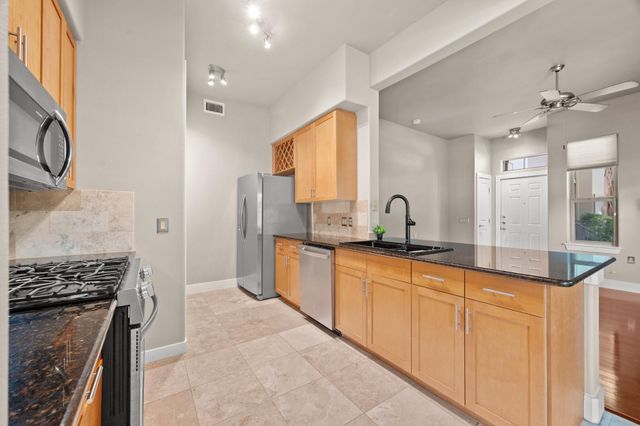 2216 Thornton RD 210, Austin, TX 78704