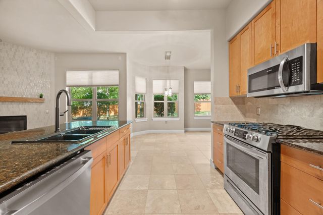 2216 Thornton RD 210, Austin, TX 78704