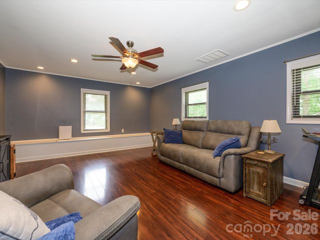 1106 Robinhood Lane, Kannapolis, NC 28081