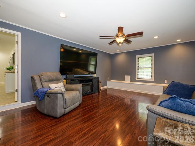 1106 Robinhood Lane, Kannapolis, NC 28081