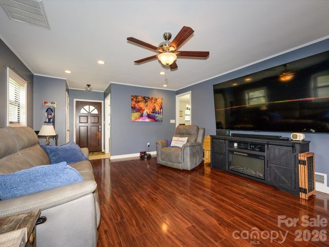 1106 Robinhood Lane, Kannapolis, NC 28081