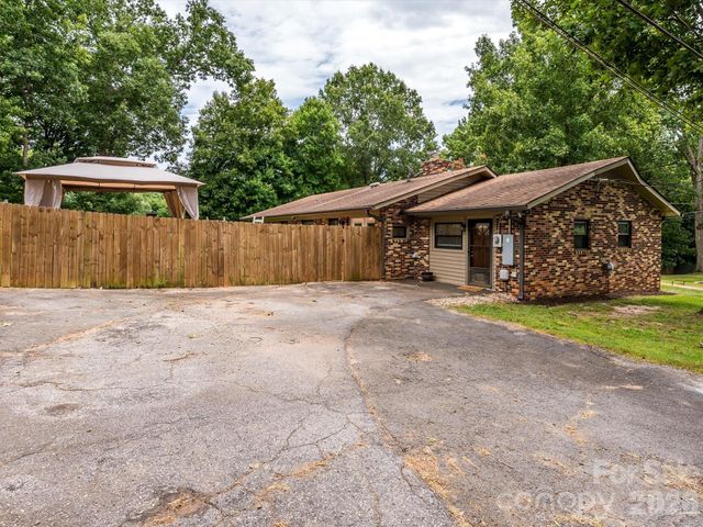 1106 Robinhood Lane, Kannapolis, NC 28081