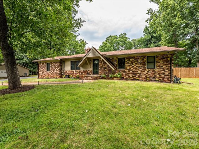1106 Robinhood Lane, Kannapolis, NC 28081