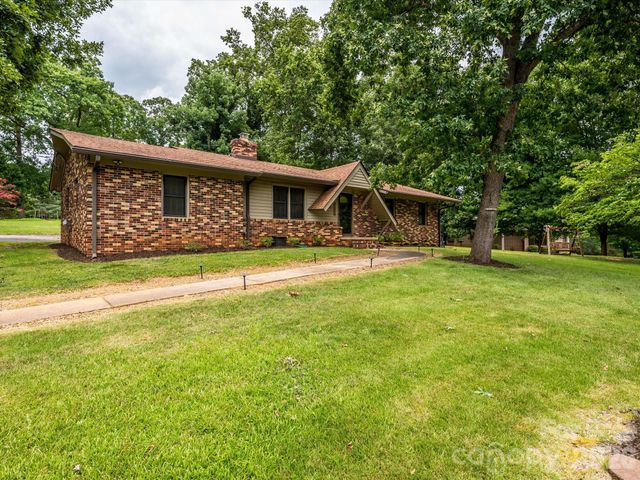1106 Robinhood Lane, Kannapolis, NC 28081