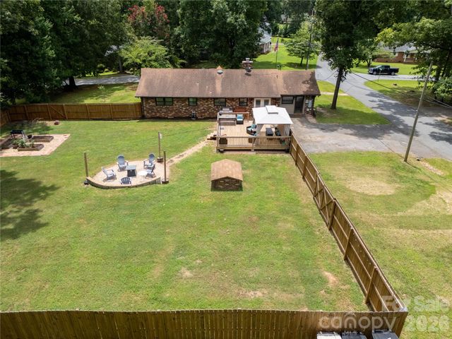1106 Robinhood Lane, Kannapolis, NC 28081