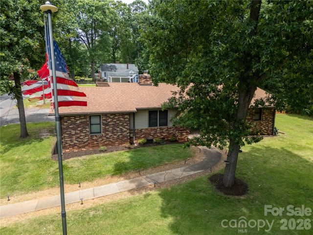 1106 Robinhood Lane, Kannapolis, NC 28081