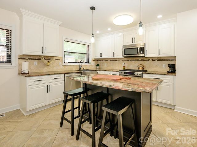 1106 Robinhood Lane, Kannapolis, NC 28081