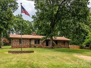 1106 Robinhood Lane, Kannapolis, NC 28081