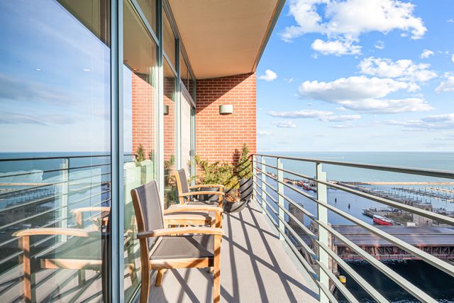 445 E NORTH WATER Street 2003, Chicago, IL 60611