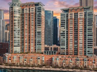 445 E NORTH WATER Street 2003, Chicago, IL 60611