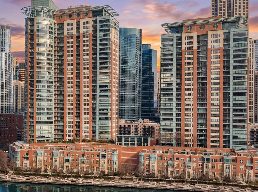 445 E NORTH WATER Street 2003, Chicago, IL 60611