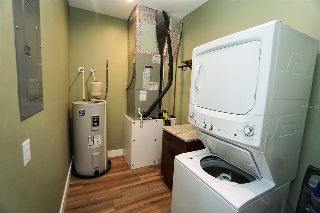 Image 32 of property listing at 301 GOLDSTEIN STREET, Punta Gorda, FL 33950
