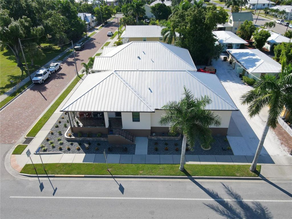 Image 43 of property listing at 301 GOLDSTEIN STREET, Punta Gorda, FL 33950