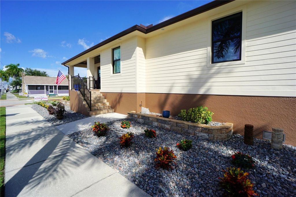 Image 6 of property listing at 301 GOLDSTEIN STREET, Punta Gorda, FL 33950