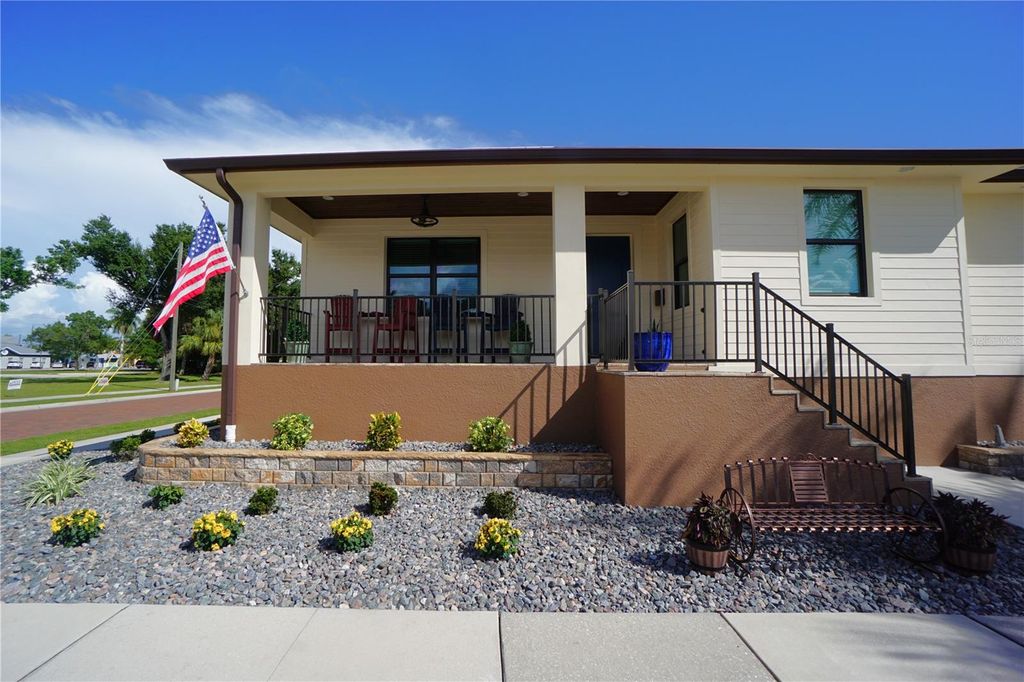 Image 7 of property listing at 301 GOLDSTEIN STREET, Punta Gorda, FL 33950