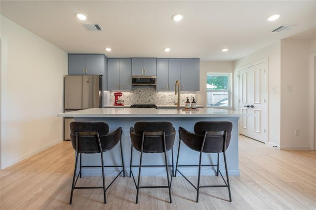 1218 Shadeland Drive, Houston, TX 77043