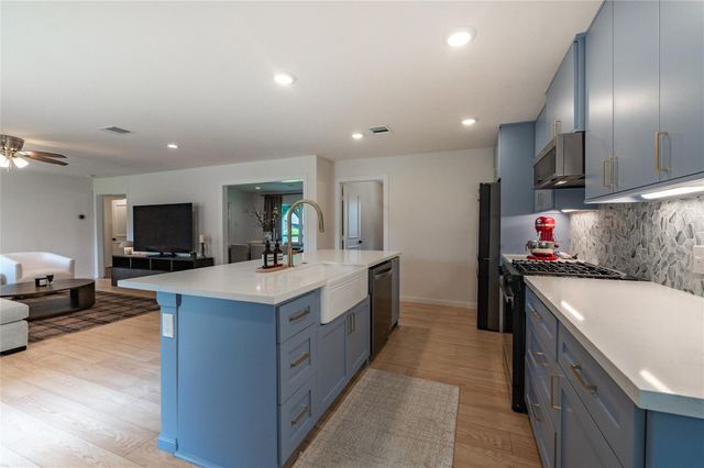 1218 Shadeland Drive, Houston, TX 77043