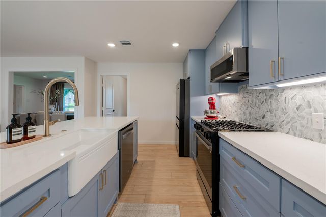 1218 Shadeland Drive, Houston, TX 77043