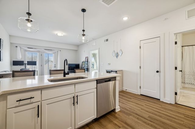 1540 Lebanon Pike Unit 414, Nashville, TN 37210