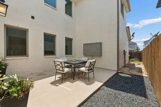 520 Sheer Bliss Lane, Fort Worth, TX 76114
