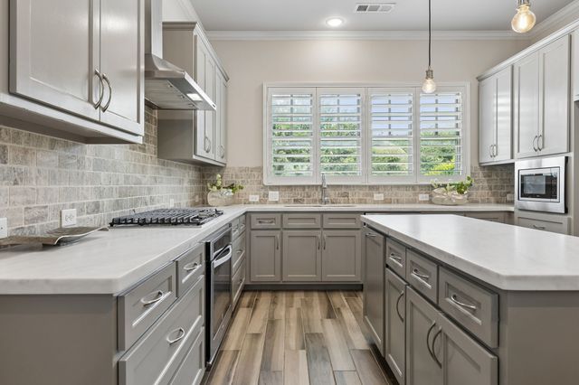 520 Sheer Bliss Lane, Fort Worth, TX 76114