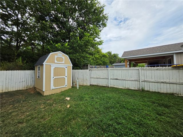3036 Beaver Creek Street, Springdale, AR 72764