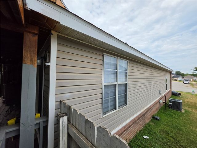3036 Beaver Creek Street, Springdale, AR 72764