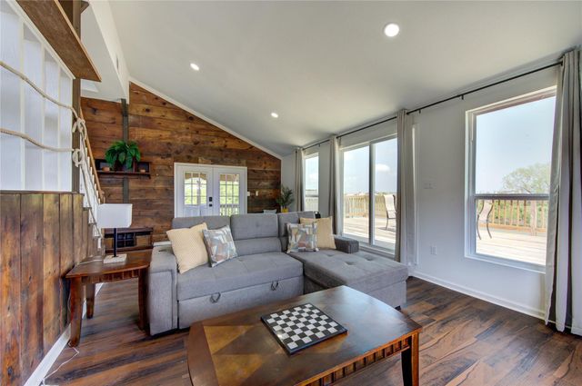 411 Galley Way, Freeport, TX 77541