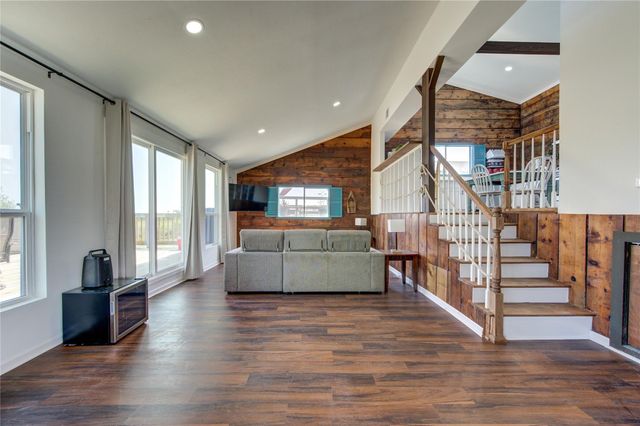 411 Galley Way, Freeport, TX 77541