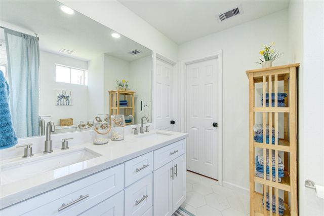 411 Galley Way, Freeport, TX 77541