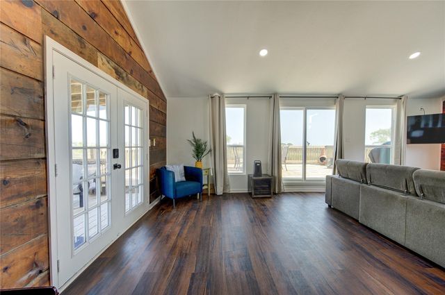 411 Galley Way, Freeport, TX 77541