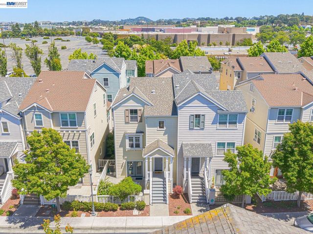 511 Summer Ln, Richmond, CA 94806