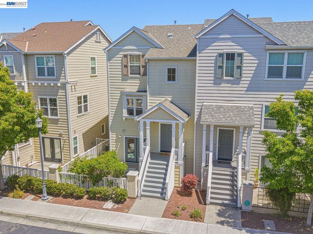 511 Summer Ln, Richmond, CA 94806