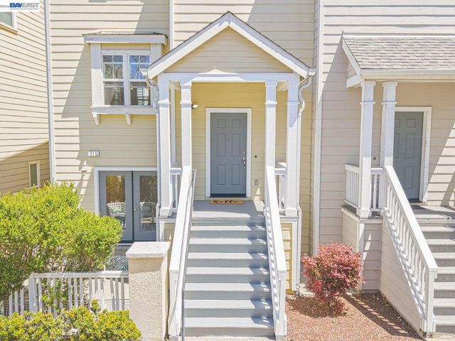 511 Summer Ln, Richmond, CA 94806
