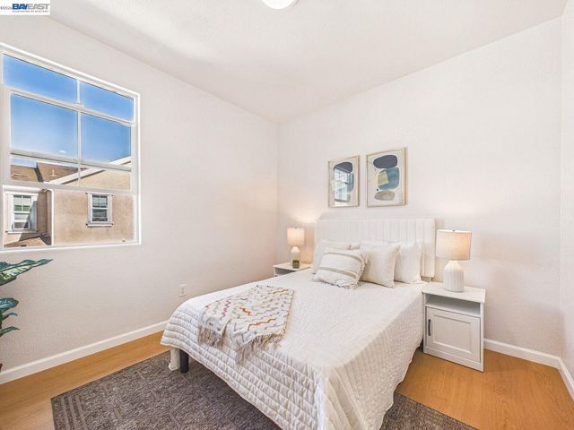 511 Summer Ln, Richmond, CA 94806