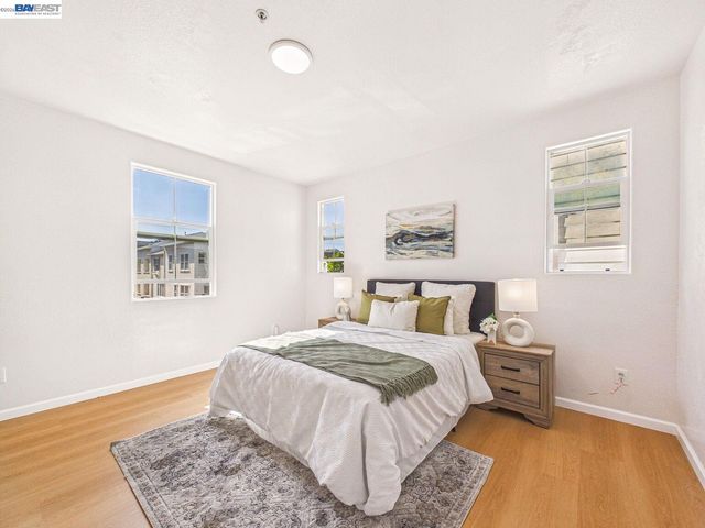 511 Summer Ln, Richmond, CA 94806