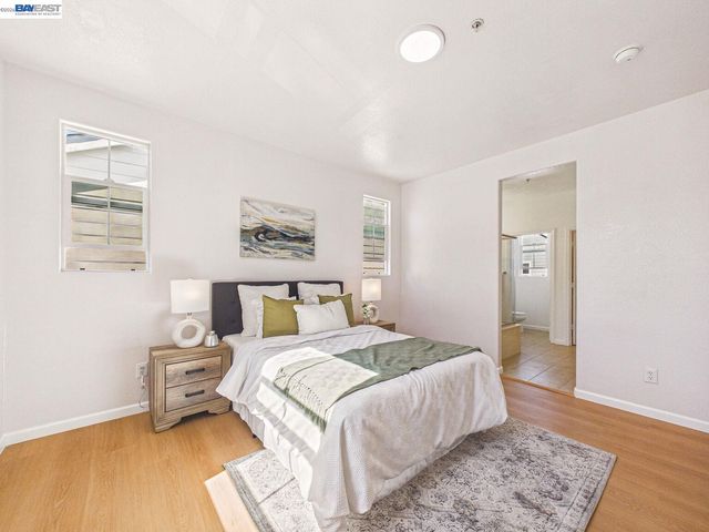 511 Summer Ln, Richmond, CA 94806