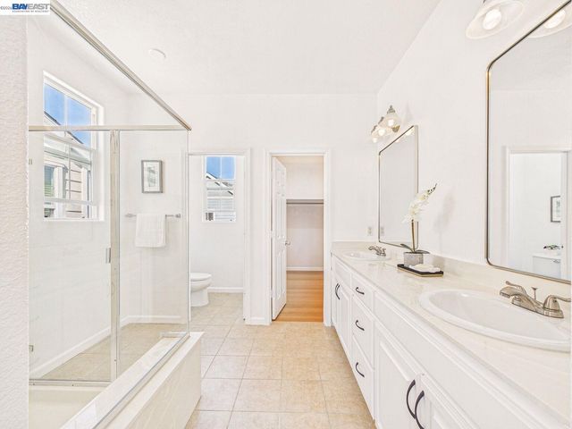 511 Summer Ln, Richmond, CA 94806