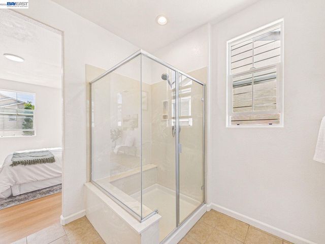 511 Summer Ln, Richmond, CA 94806
