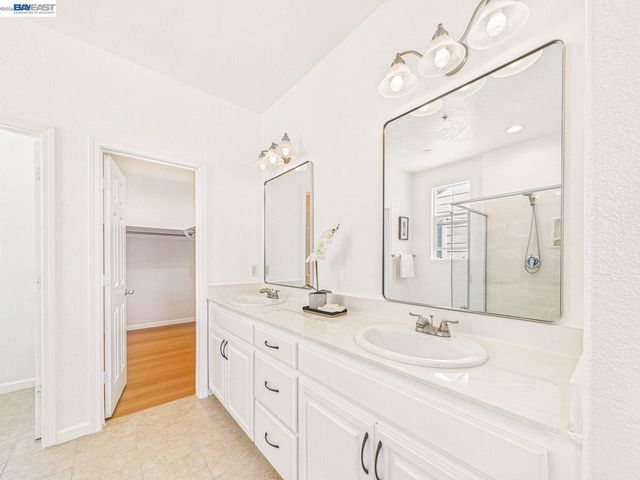 511 Summer Ln, Richmond, CA 94806
