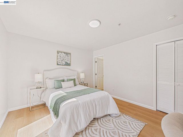 511 Summer Ln, Richmond, CA 94806