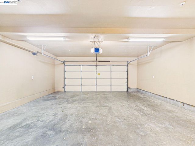 511 Summer Ln, Richmond, CA 94806