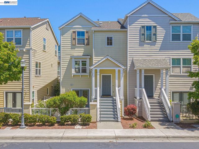 511 Summer Ln, Richmond, CA 94806