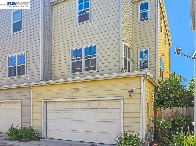 511 Summer Ln, Richmond, CA 94806