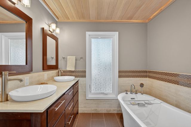 2900 Virginia Place, Des Moines, IA 50321