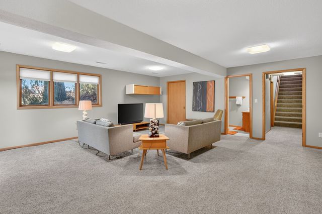 2900 Virginia Place, Des Moines, IA 50321