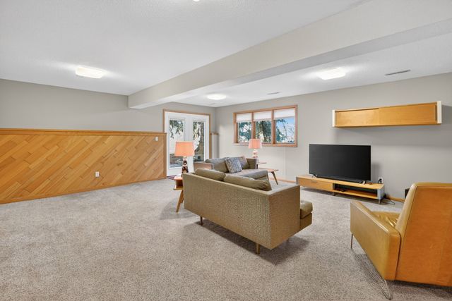 2900 Virginia Place, Des Moines, IA 50321